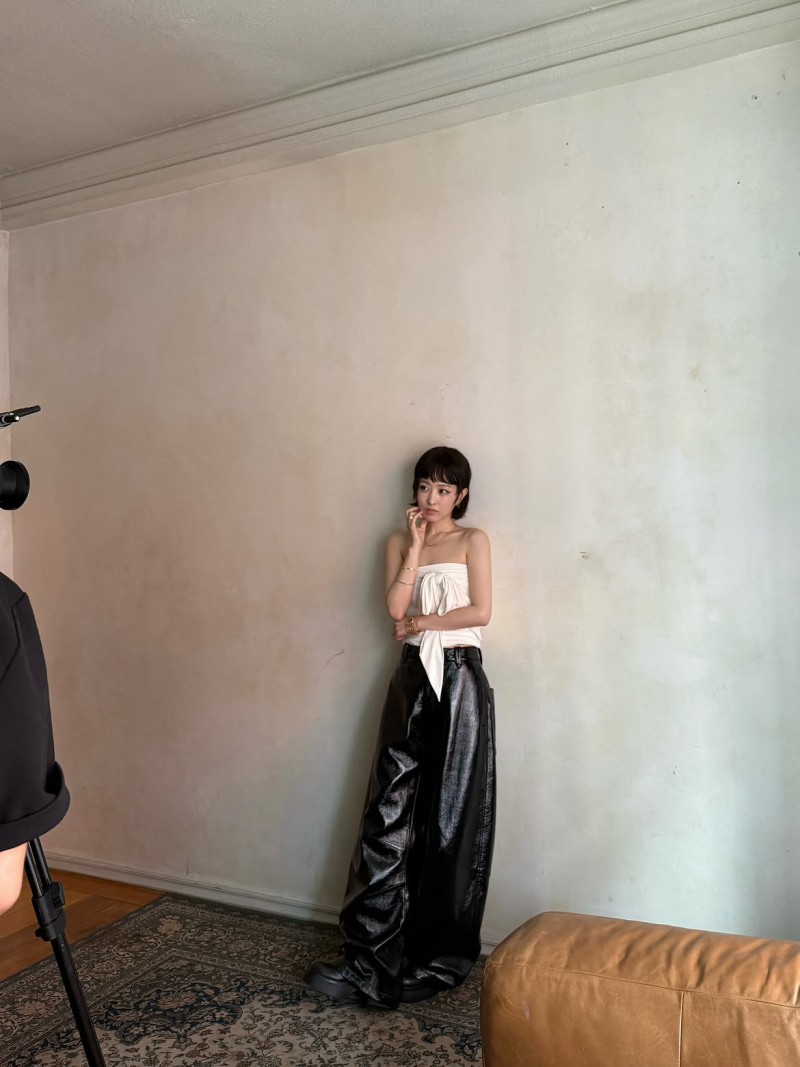 What really stood out in Park Bo-young's styling was 'this combination' more than her short hair... Using only white and black, it became a pictorial...