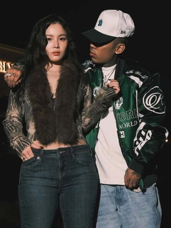 도끼 이하이 결혼 임박했나? 무대서 무릎까지 꿇었다…두 사람 사이 무슨 일