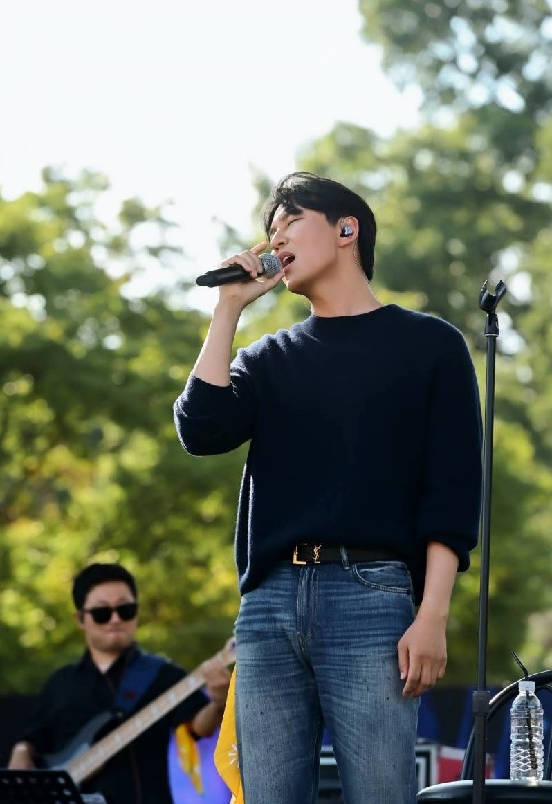 배우의 한계를 넘어 신인 가수로 무대에 선 김남길의 거침없는 스펙트럼과 도전
