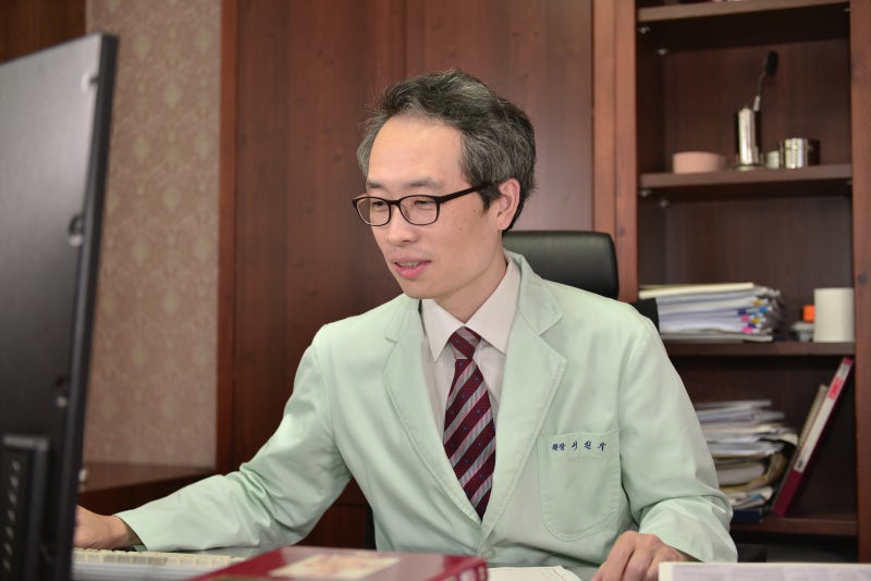 불면증 원인과 증상, 잠 못 이루는 밤이 반복된다면? 치료법 알아보기