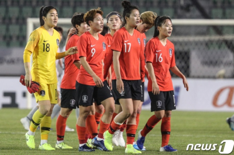 여자축구 북한과 1-1 무승부, 교체 48초 만에 윤수정 데뷔골…21년 만의 승리는 놓쳤다
