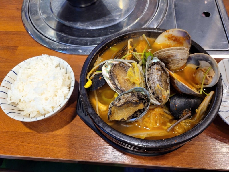 부산해운대 맛집 연화리해물천국 해운대 엘시티점 전복해물뚝배기 후기