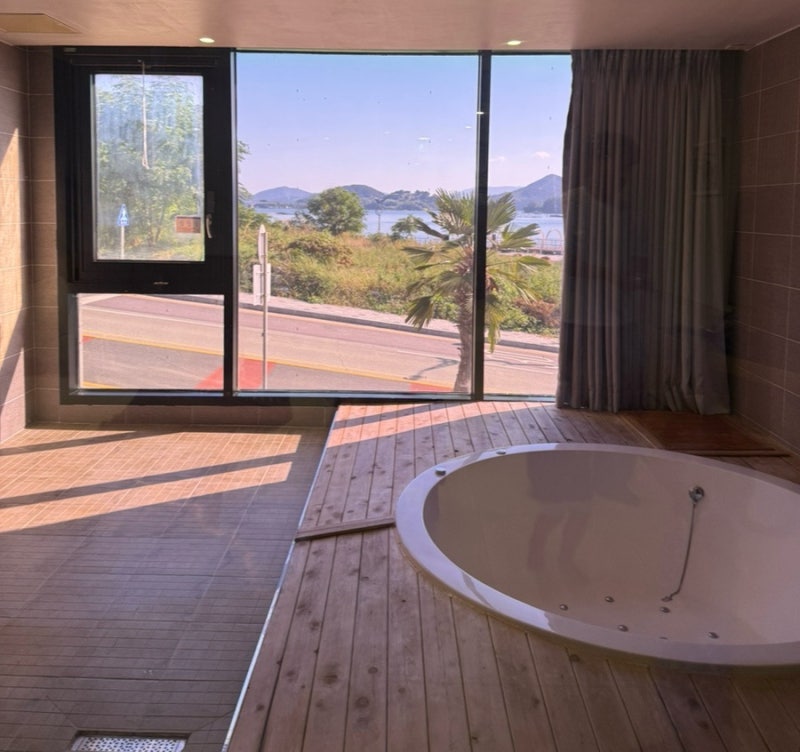 Sacheon Accommodation Recommendation: Sacheon Arte Resort for Family Trips (Hotel Room, Breakfast, Delivery, Samcheonpo Live Fish Center)