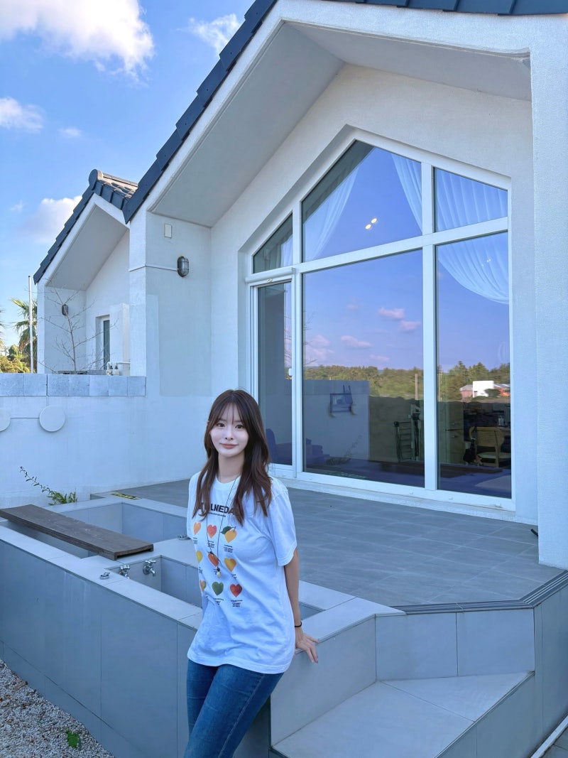 Jeju Aewol Accommodation: La Campo Jeju – Review of a New Jacuzzi Pension (Building B) Recommended for Couples