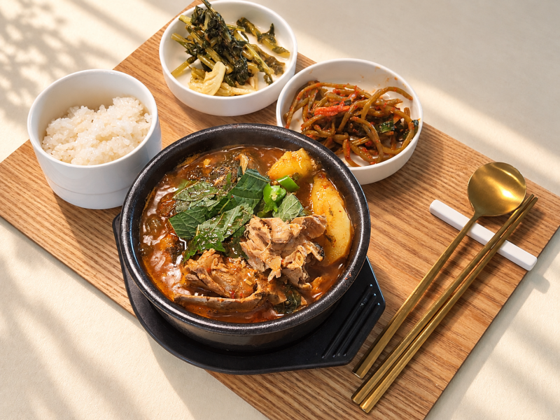 등뼈김치찜 등뼈감자탕 레시피 - 등뼈 손질법부터 삶는법까지