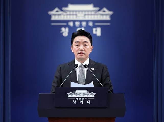 강훈식 대통령비서실장 사의, 인사검증 책임론