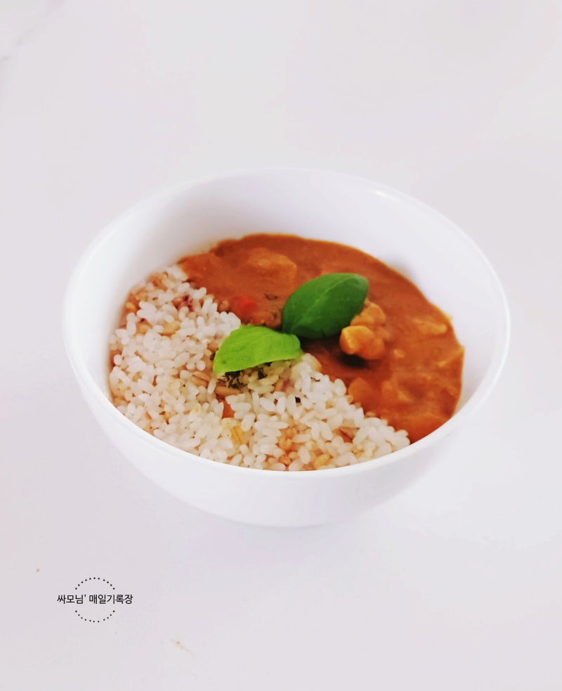 양파 카라멜 라이징으로 깊고 진한 고체 카레 요리 [일본식 카레] 레시피