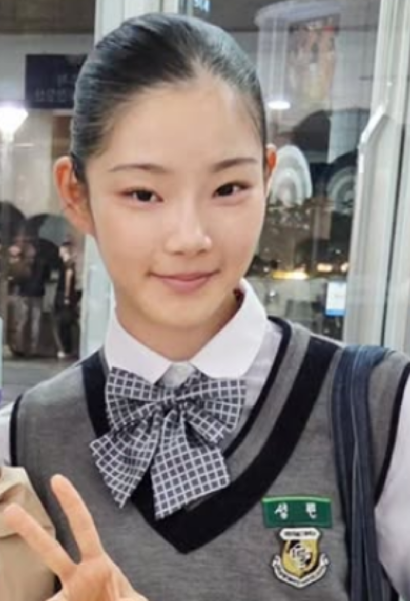 "47kg 몸무게에 안짱다리 극복" 성동일 딸 성빈, 고3 폭풍성장 근황 깜짝 공개!