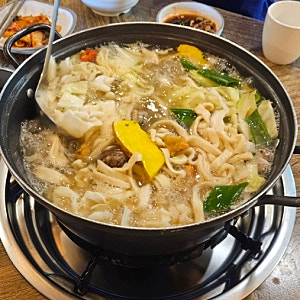 [태안 맛집] 백화산 근처 우리밀 칼국수 맛집｜박속낙지로 유명한 '정가네박속낙지탕' (내돈....