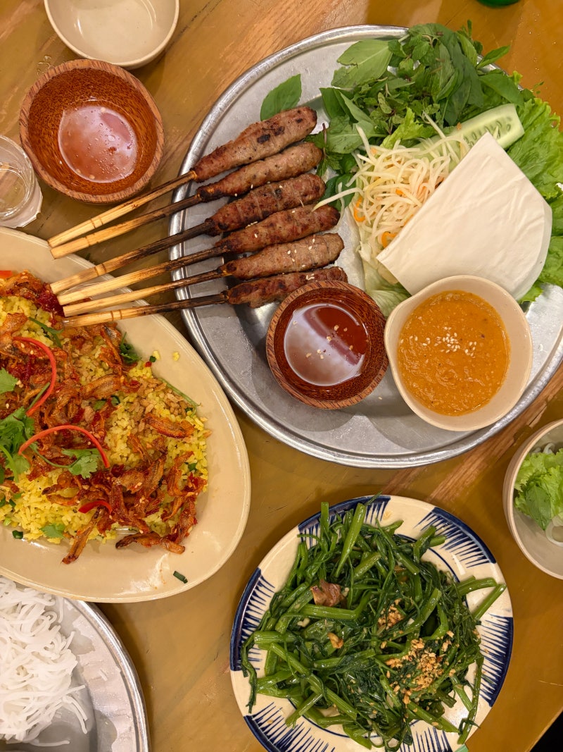 다낭 미케비치 근처 미슐랭 맛집 벱꾸온 메뉴판 QR첨부