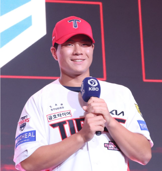 KIA가 투수 대신 선택한 전체 3순위, 이호민 누구? ‘리틀 이대호’