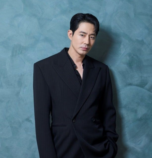 이창동이 선택한 조인성, 영화 '가능한 사랑'으로 돌아온다!이번엔 완전히 다른 얼굴~