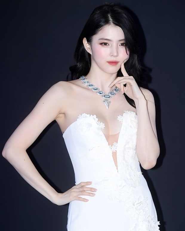 그저 가만히 있었으면 됐는데... 한소희 말실수 논란, 이번이 처음이 아니었어요