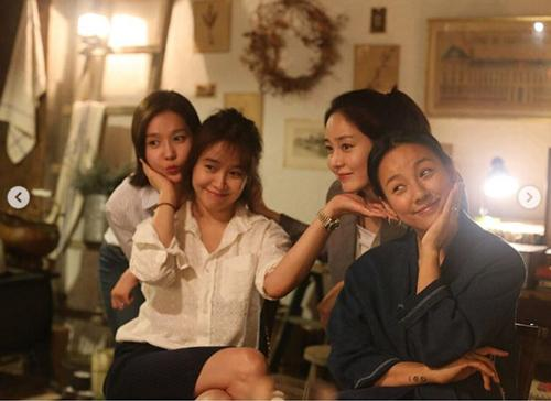핑클 21년 만에 완전체 컴백 확정…이효리 옥주현 이진 성유리 다시 뭉친다