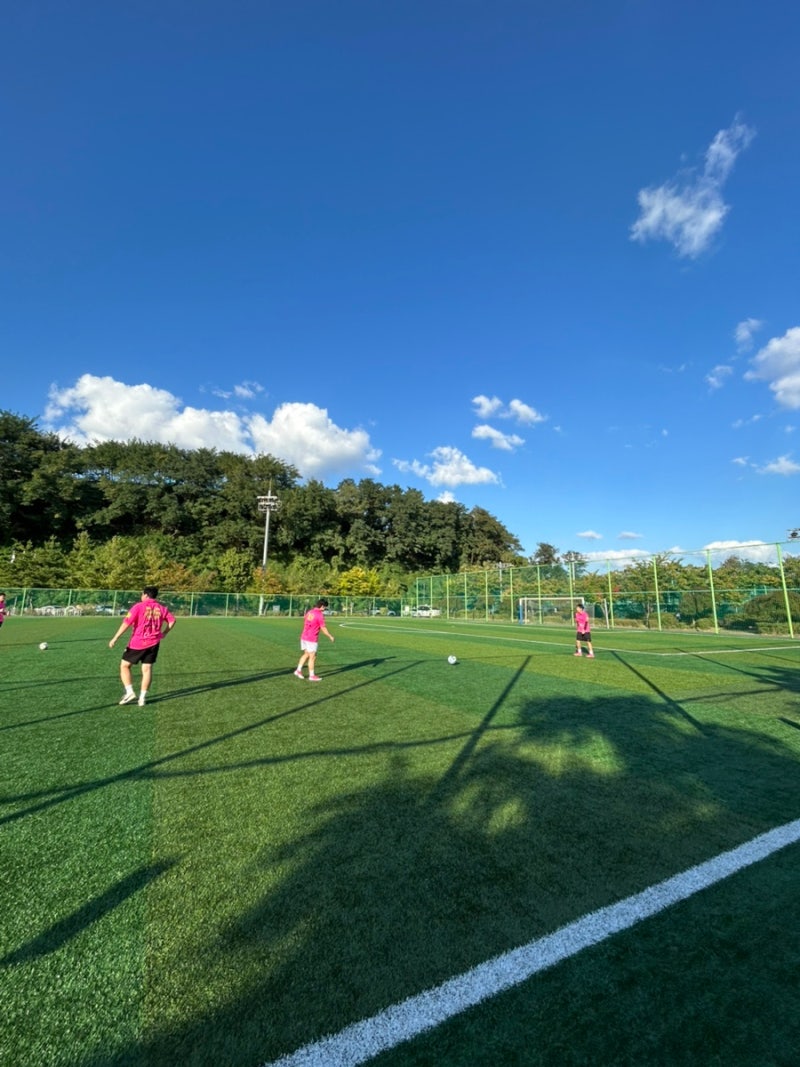 [26년9월 방문] 아차산배수지체육공원 축구장 심플 + 한줄 리뷰 = 6억 들여서 잔디 교체한 보람....