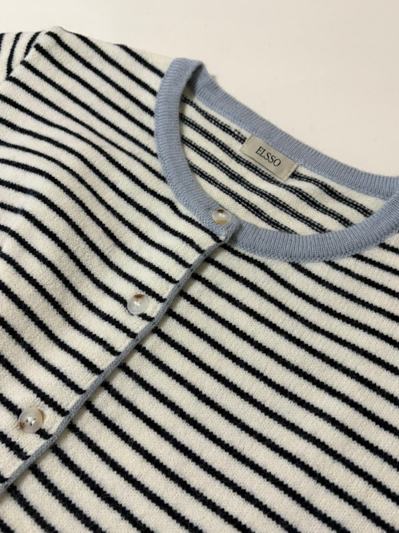 가을 데일리룩 추천 지그재그 엘쏘오르 핀스트라이프 니트 가디건