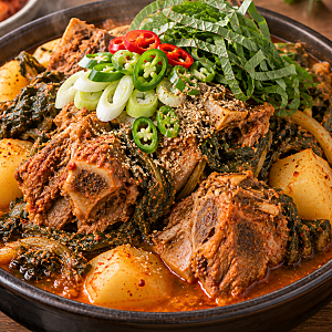뼈가 쏙 빠지는 진한 국물! 감자탕 황금레시피