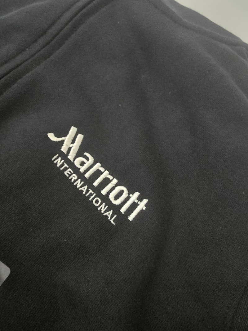 Marriott 자수｜후드 집업 로고자수