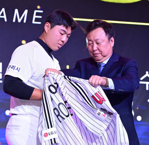 LG트윈스가 결국 데려왔다 154km 인창고 윤예성 1라운드 지명