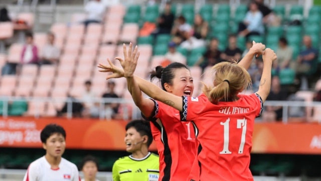 한국 여자축구 북한과 1-1 무승부, 끝까지 포기하지 않은 투혼으로 8강 진출