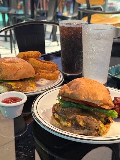 강남버거 맛집 필앤필버거 강남본점 메뉴추천 시그니처버거, 쉬림프앤비프패티버거 솔직후기