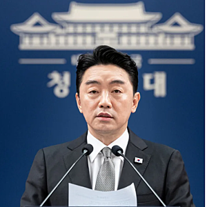 강훈식 비서실장, 李대통령에 사의…"종합적 책임 지는 차원"