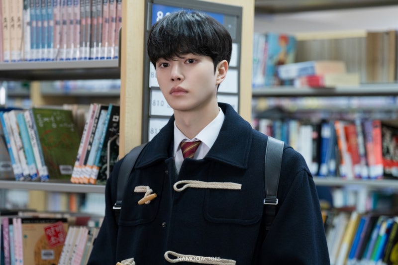 송강 , 17세 소년에서 27세 피아니스트까지 옷으로 그린 성장