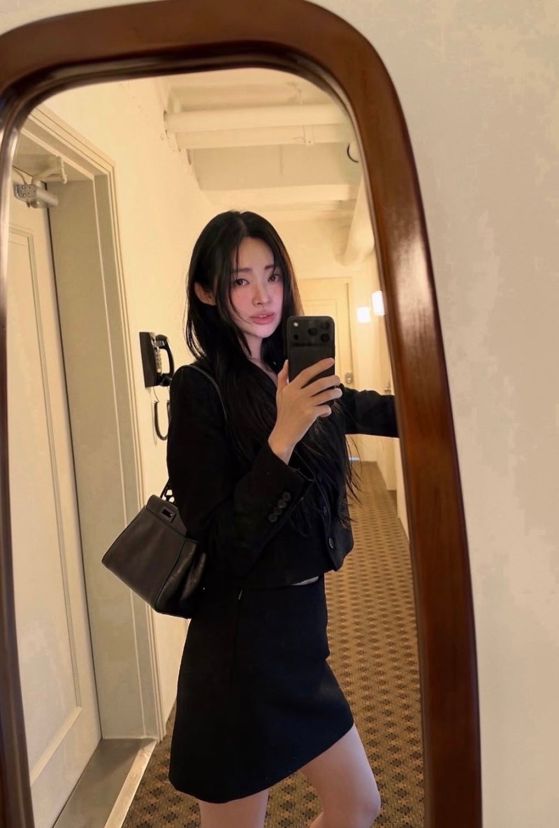 차정원 올블랙룩, 563만원 펜디 피카부백으로 완성한 가을 사복패션