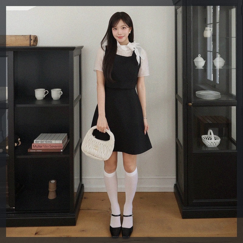 로엠 배색 타이 미니 원피스 RMOWG25NT3 완벽한 데일리룩