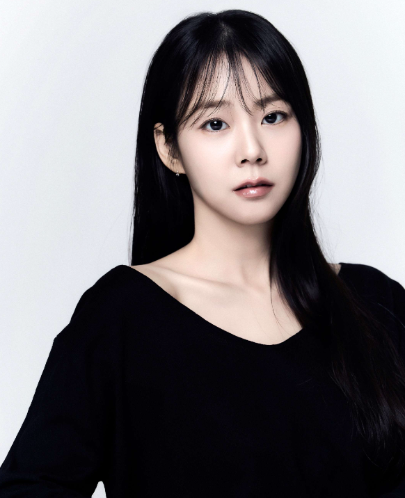 카라 한승연, 손 떨림 이유 있었다…대학 축제서 목 세운 채 무대