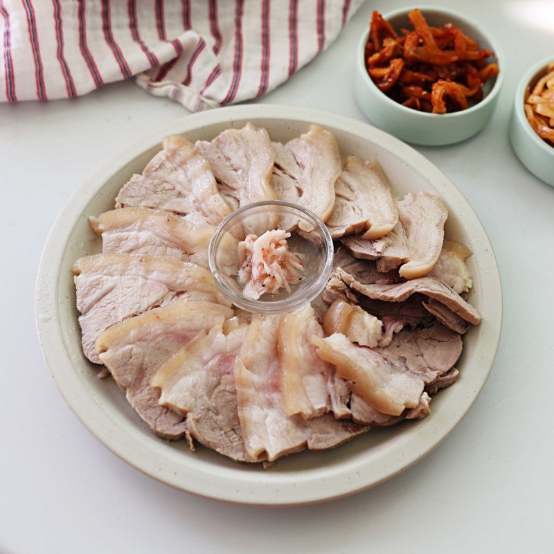 돼지고기 사태 수육 삶는법 맥주수육 레시피 삶는시간 30분