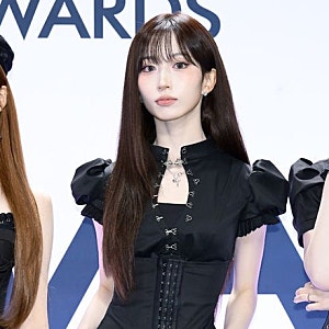 엔믹스 해원 레드카펫 사진 한 장에 팬들 "왜 이렇게까지"…부산 시상식서 무슨 일이