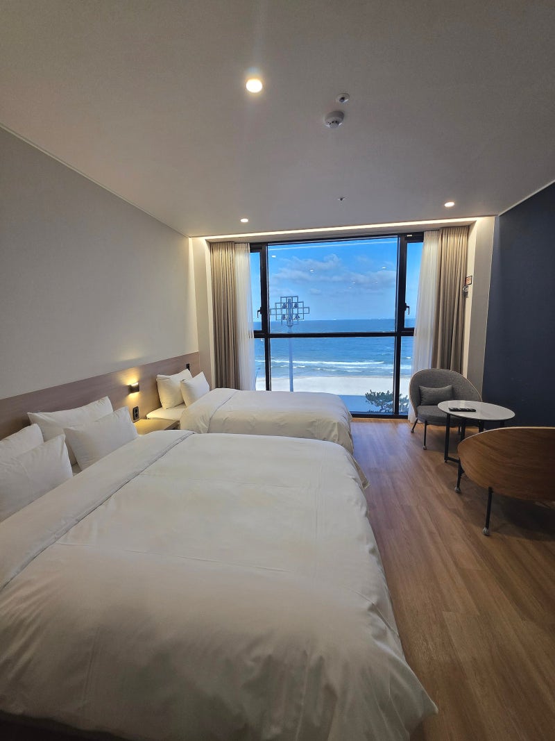 Looking for a Hotel Near Yeongildae? My Honest Review of Hound Hotel at Songdo Beach