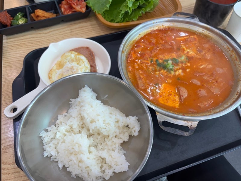 대전 궁동 가성비 좋은 한끼식사 "부대통령뚝배기 궁동점"