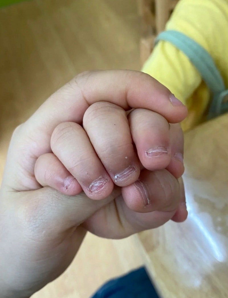 손이 입으로 간 시각을 적어 둔 5살 첫째 손톱뜯기방지 메모