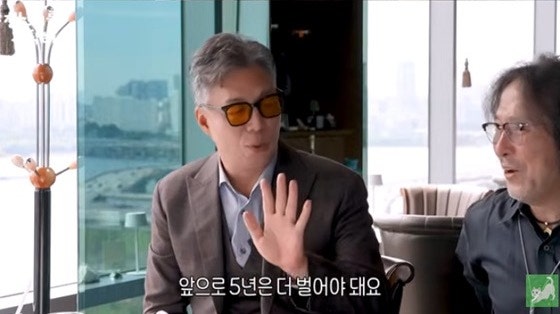 '늦깎이 결혼' 안길강, 두 딸 나이 밝혔다…"5년은 더 벌어야, 이제 18살·20살"
