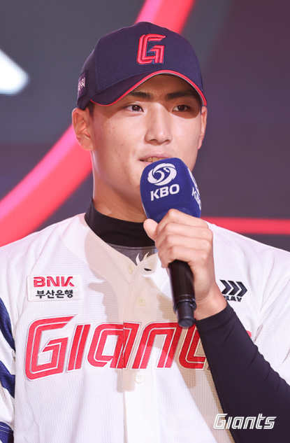 「축구소년이 롯데 1라운더가 됐다! 박근서 선수 누구?…아버지 ‘라밤바’까지 화제」