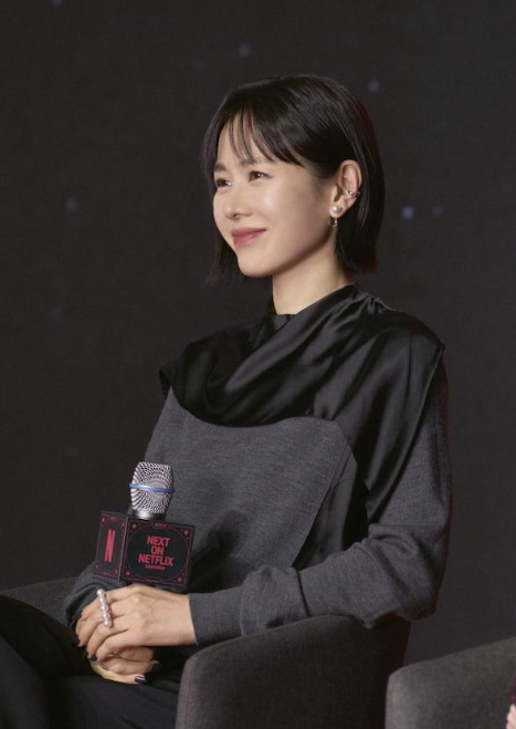 손예진, ‘스캔들’ 종방연에서 제대로 쐈다…애플 제품부터 신발·향수까지