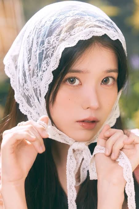 아이유 창억떡 오픈런, 나문희·김영옥 배려 화제
