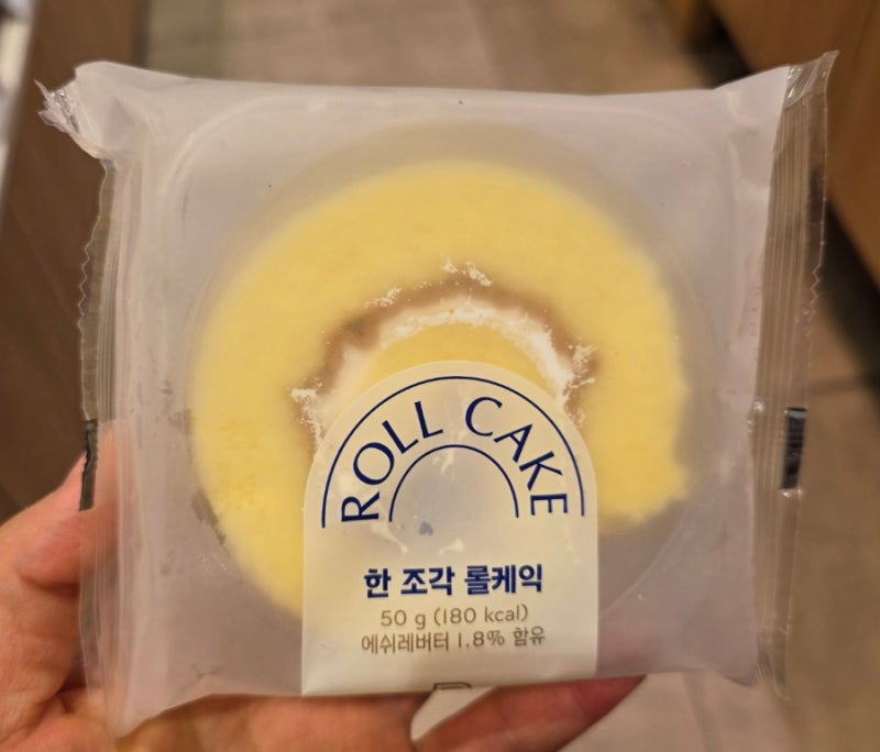 드디어 나왔다! 파리바게뜨 한 조각 롤케익ㅣ가격, 칼로리, 솔직후기ㅣ특별혜택가에 추가 할....