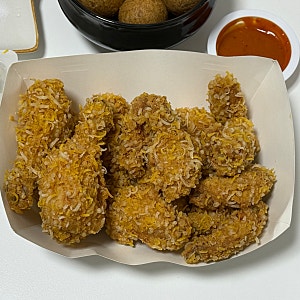 BHC 콰삭킹 콤보 달콤바삭치즈볼 후기, 가격 칼로리 정보