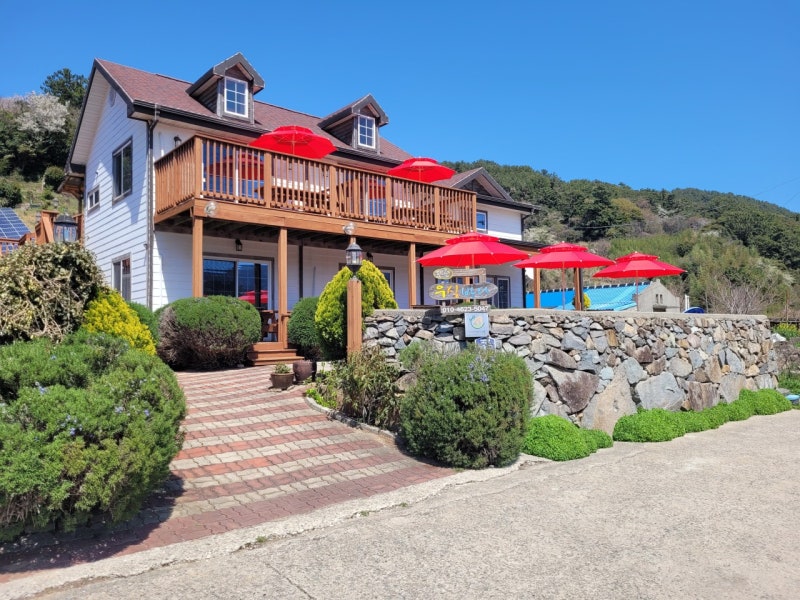 Yeosu Geumo Island Ocean View Accommodation: Ussil Bada Pension, where you can relax while gazing at the sea