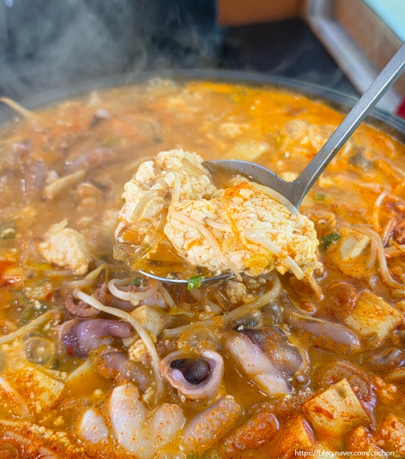 Review of Nongchon Sundubu's Spicy Sundubu Hotpot, a Must-Visit in Gangneung's Chodang Sundubu Village