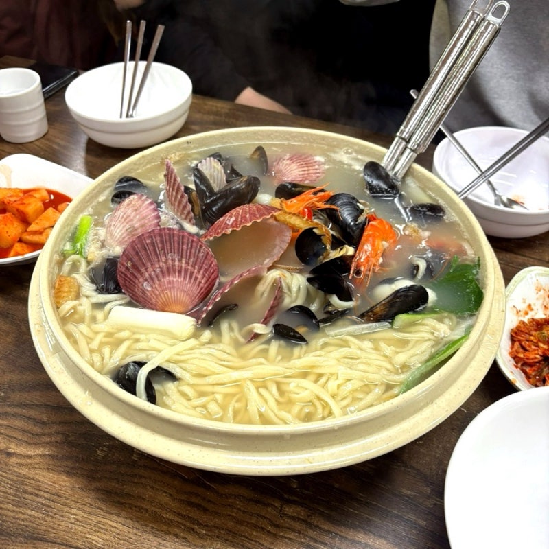 [영종도 맛집/황해해물칼국수 2호점] 황태 육수로 끓인 인생 해물 칼국수 후기! (내돈내산)
