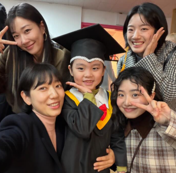 <b>박신혜</b> 최태준 부부 <b>둘째</b> 공주님 딸 출산, 첫째 아들 이어 네 식구 ....