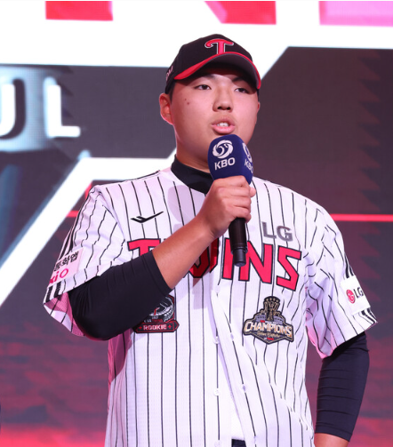 "설마 10순위까지" LG 윤예성, 157㎞ 강속구 투수가 여기까지 밀린 이유는? 제 눈엔 시간이 필요....