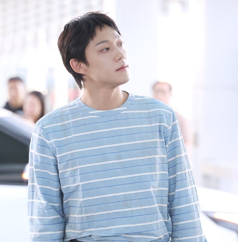 "세상에 이런 반응이?" 프라다 입은 이도현 명품 공항패션에 욕먹은 이유