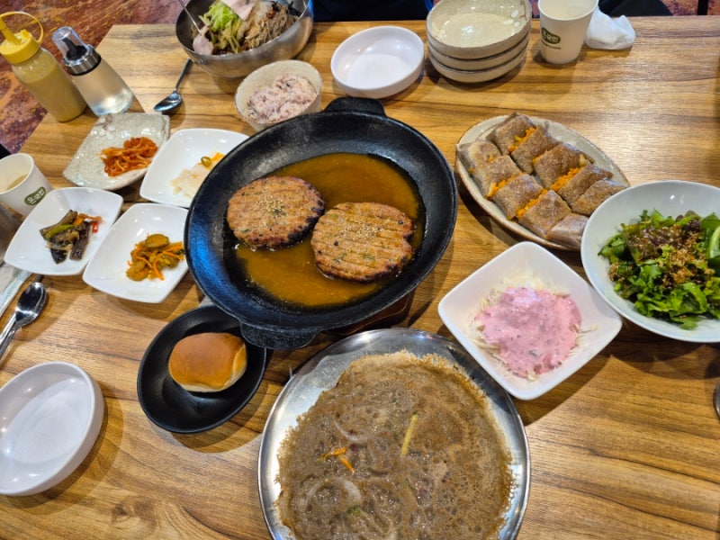 포천 떡갈비 맛집 명이몽｜숯불향 가득한 떡갈비와 자가제면 막국수