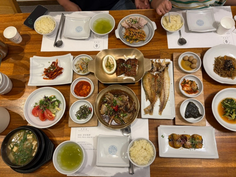 세종시맛집 세종한정식 금남면 만년한정담 가족식사 보리굴비한상,게장정식,떡갈비한상 먹....