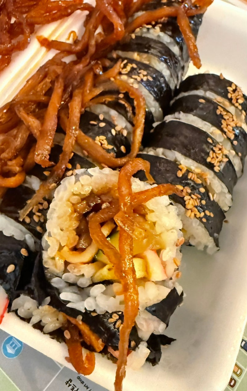 [경주] 경주 성동시장 ‘명동김밥’ 우엉김밥 줄서서 먹을 맛일까? (정확한 위치 정보, 내돈....